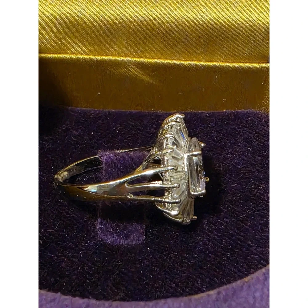 Vintage Art Deco Oval Cubic Zirconia Ballerina‎ Halo Cocktail Ring Size 7